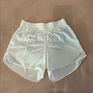 Lululemon Hotty hots, 4 inseam, size 2